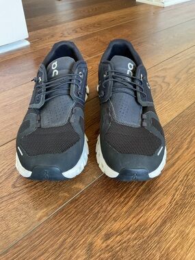On Running Women’s Athletic Shoes - Black size 11 US